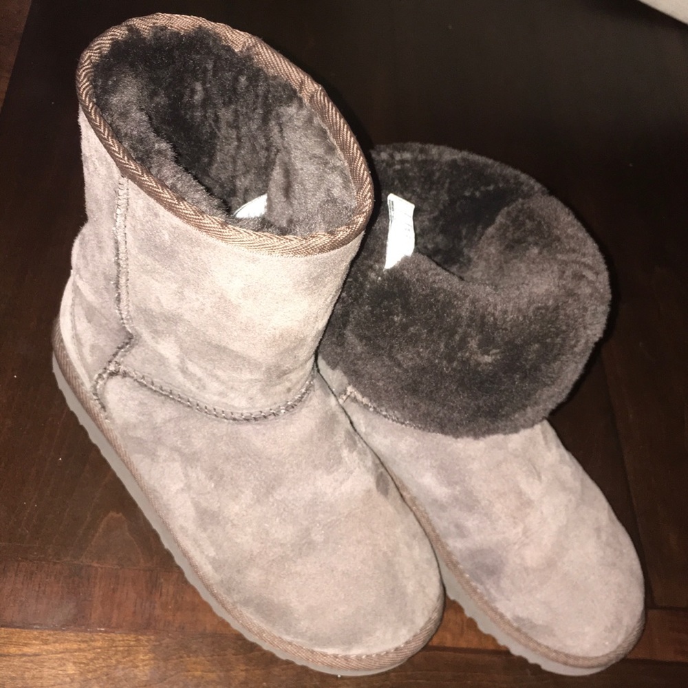 UGG Dark brown CLASSIC II BOOTS size 3 girls